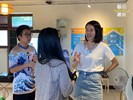 講師於會後與民眾互動