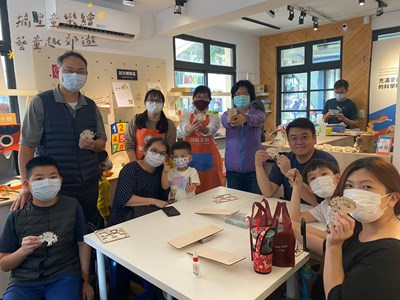 彰化縣王惠美縣長與民眾一同大合照