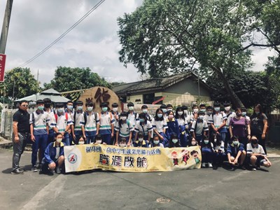 東華國中大合照