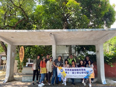 暨南大學研究所大合照-2
