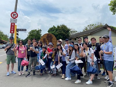 振聲高中老師基地招牌大合照