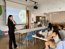 講師與學員們互動