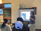 店家Good正在介紹作品