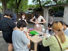 學生正在固定圖案