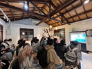 中科大學生正在聆聽演講